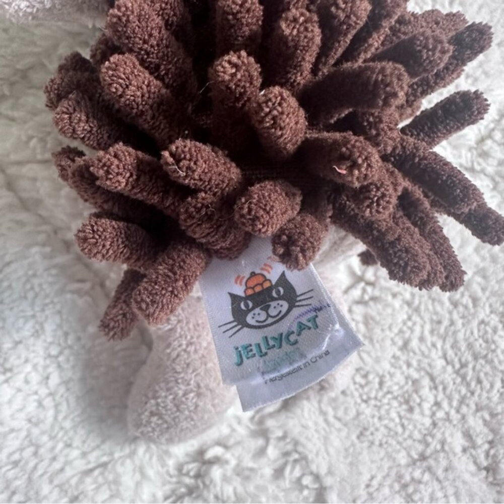 Jellycat | Brown and Cream Noodle Hedgehog | Size 5" - Picture 4 of 6